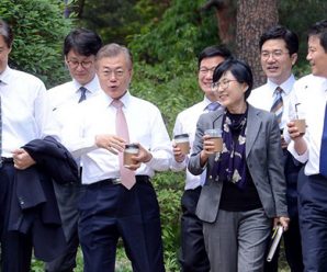 S. Korean president names presidential staff, cabinet members