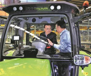 Li gets close look at China-made tractor