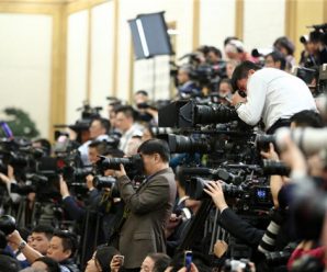 Xi introduces team, spells out his vision to media