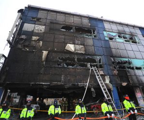 Blaze evokes Grenfell Tower fire, experts say
